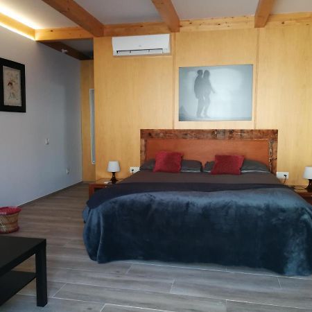 Hotel Rural Cal Ruget Vilobi Del Penedes Buitenkant foto