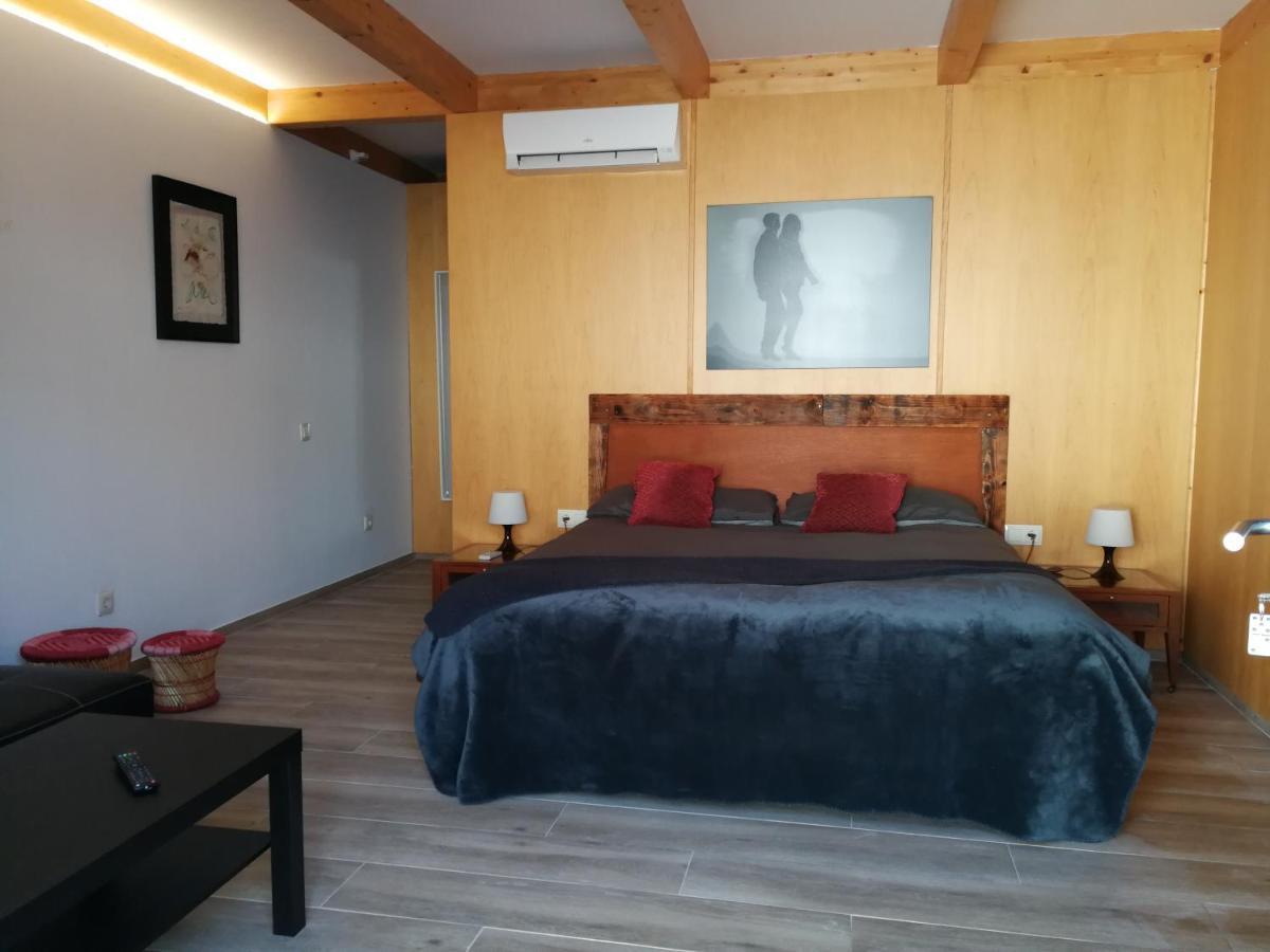 Hotel Rural Cal Ruget Vilobi Del Penedes Buitenkant foto