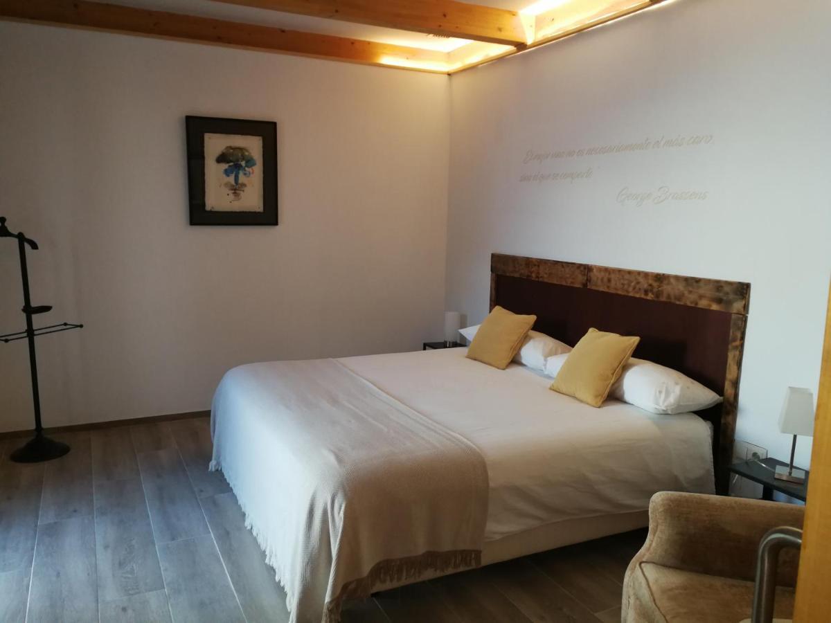 Hotel Rural Cal Ruget Vilobi Del Penedes Buitenkant foto
