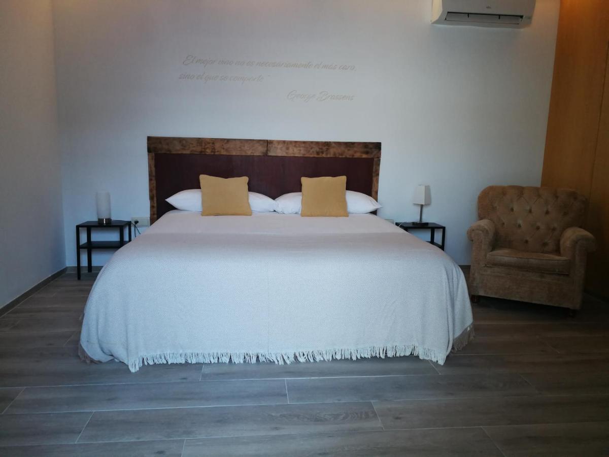 Hotel Rural Cal Ruget Vilobi Del Penedes Buitenkant foto
