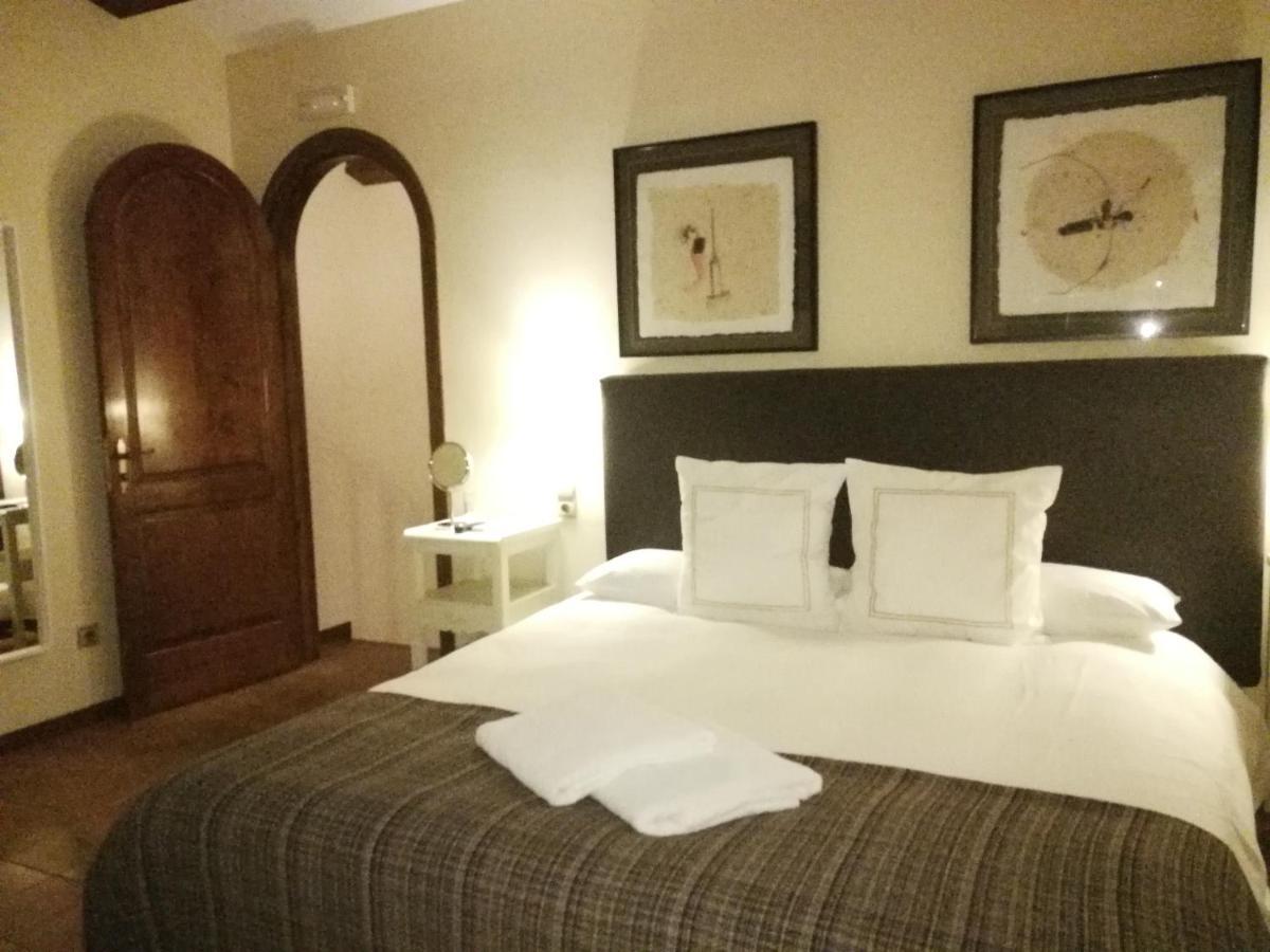 Hotel Rural Cal Ruget Vilobi Del Penedes Buitenkant foto