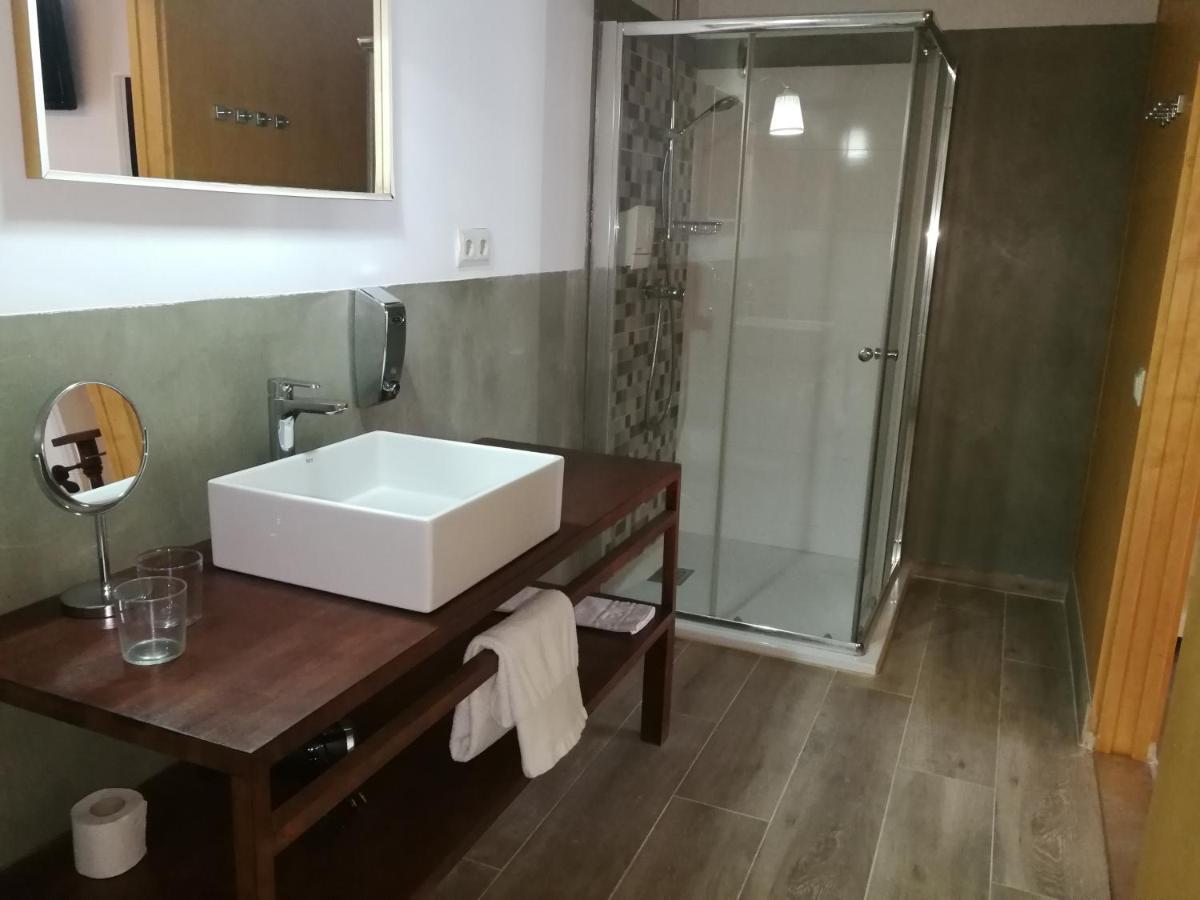 Hotel Rural Cal Ruget Vilobi Del Penedes Buitenkant foto