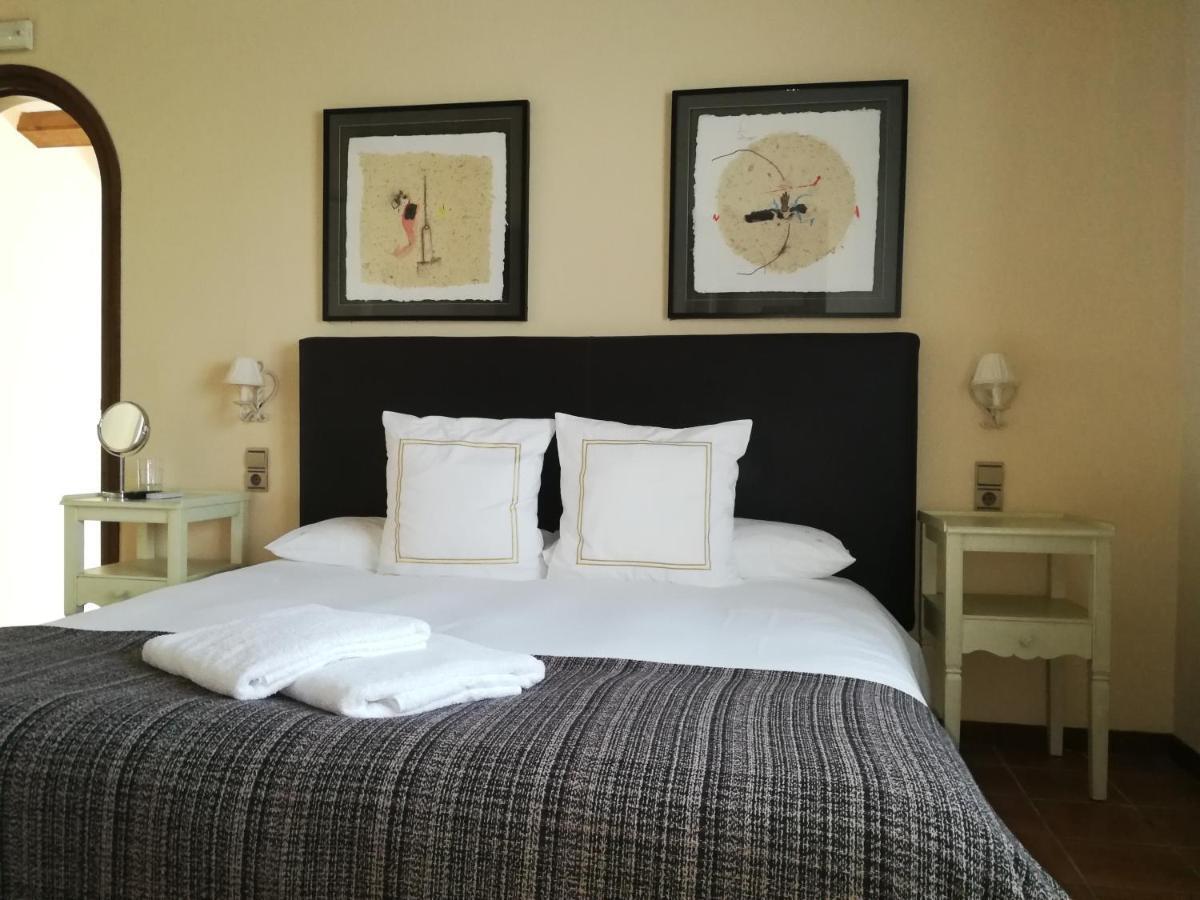 Hotel Rural Cal Ruget Vilobi Del Penedes Buitenkant foto