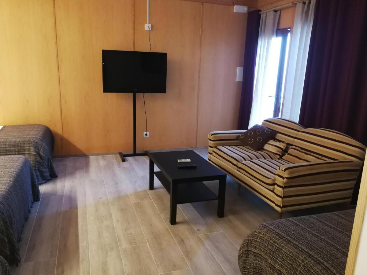 Hotel Rural Cal Ruget Vilobi Del Penedes Buitenkant foto