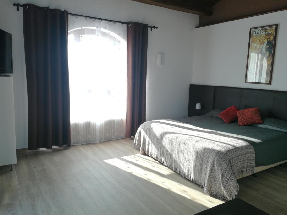 Hotel Rural Cal Ruget Vilobi Del Penedes Buitenkant foto